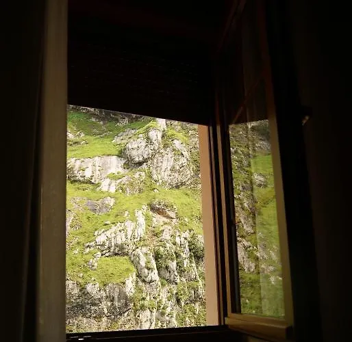 Hotel Garganta Del Cares *